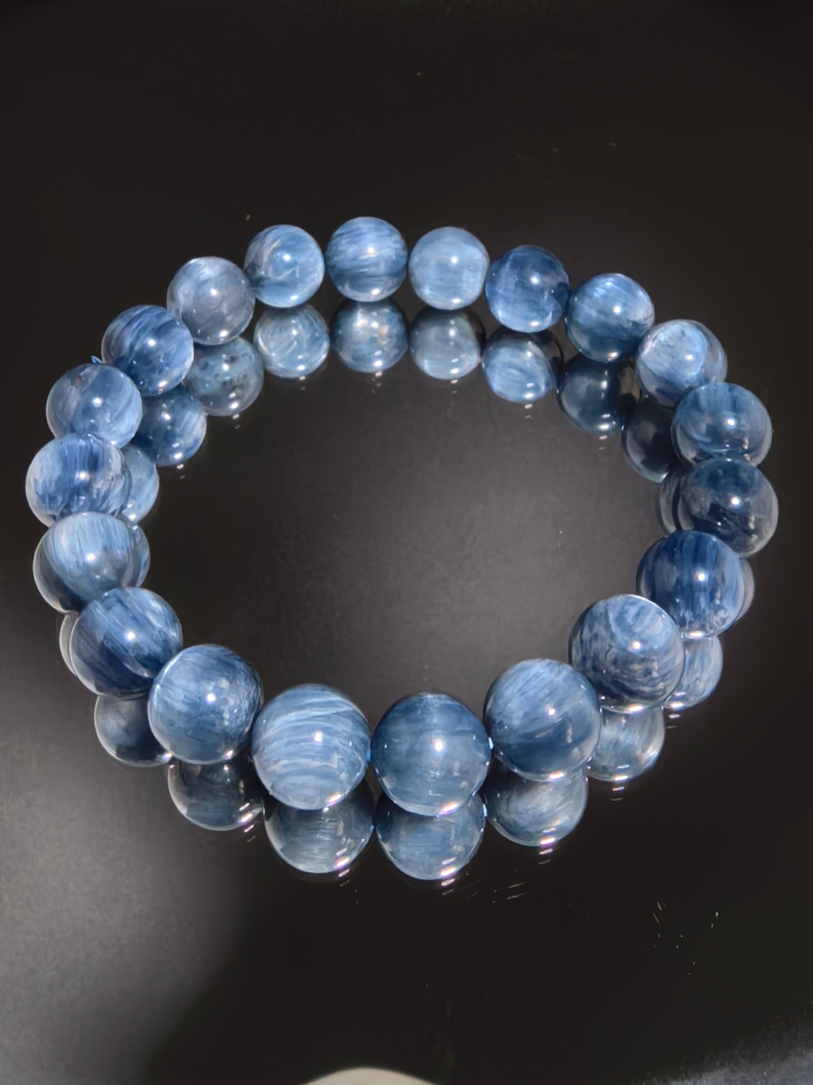 Kyanite – Qurelia Aura Crystals